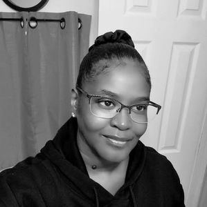 Meet your Posher, Yvette